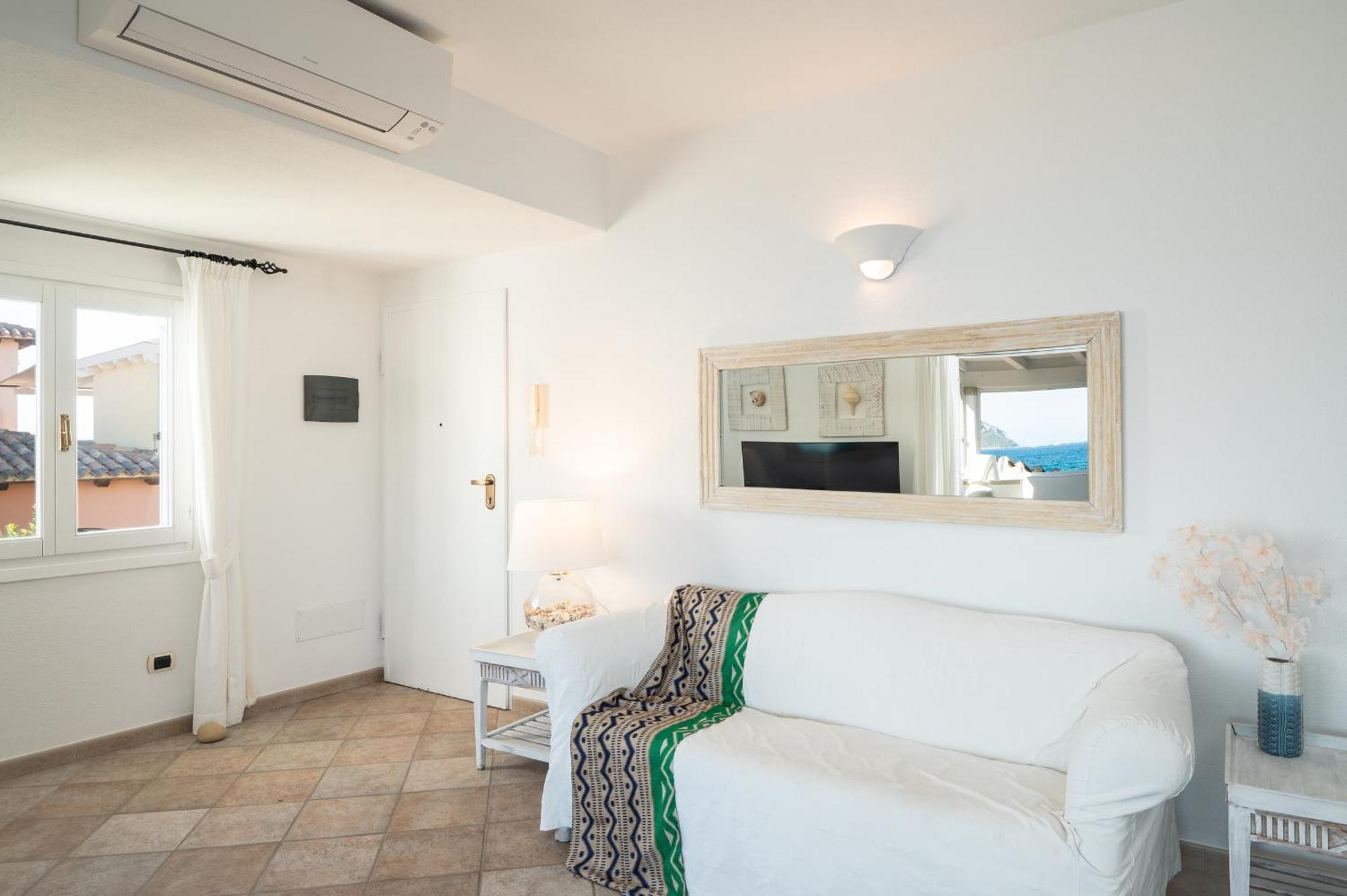 S'Abba Seafront Apartments - Your House In Sardinia Golfo Aranci Exteriör bild