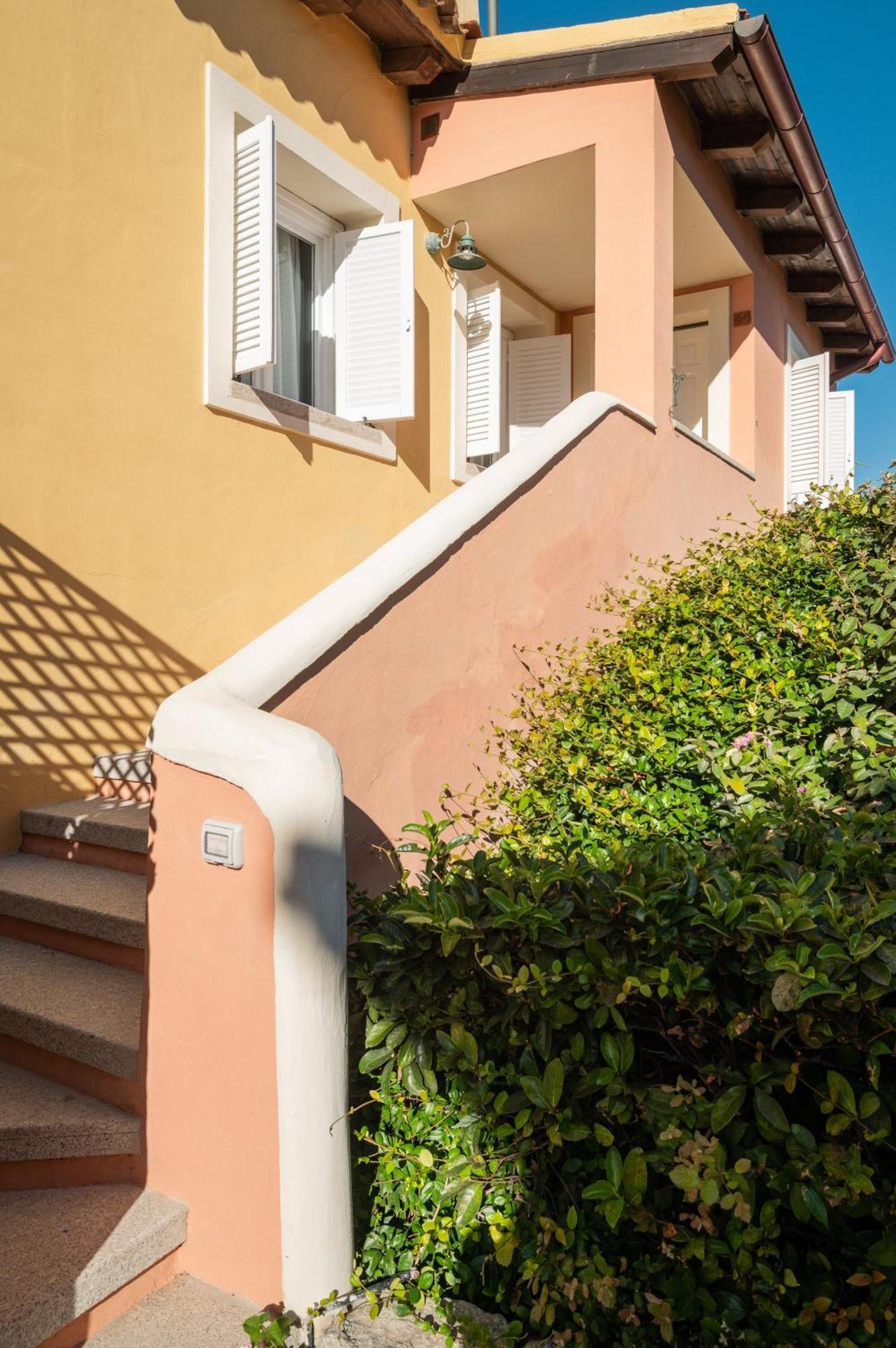 S'Abba Seafront Apartments - Your House In Sardinia Golfo Aranci Exteriör bild