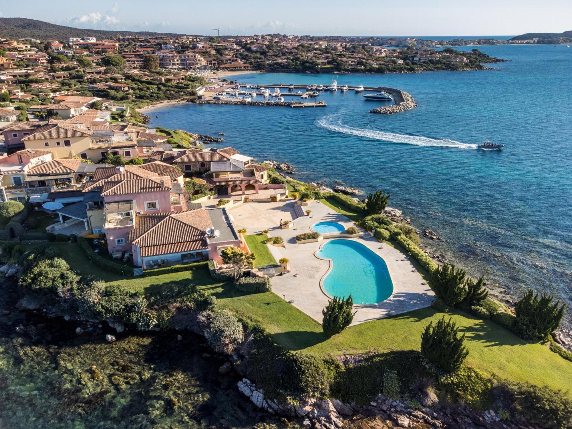 S'Abba Seafront Apartments - Your House In Sardinia Golfo Aranci Exteriör bild